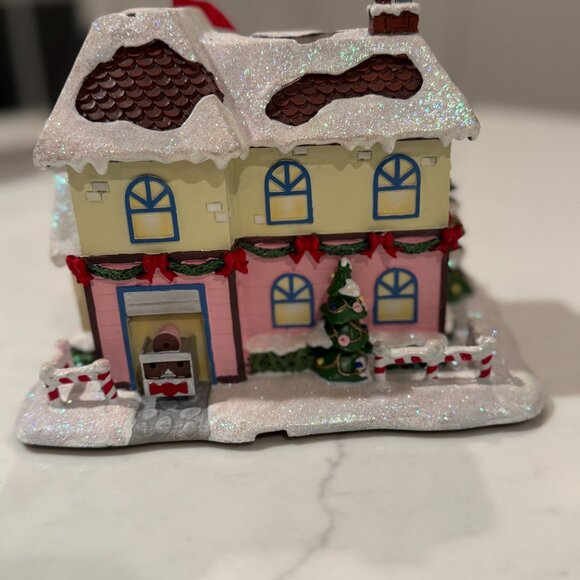 Hawthorne Village - "Dolly's Dress Shop" Piece - Picture 2 of 9